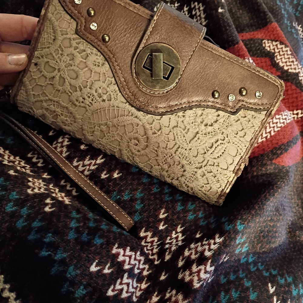 Elegant Lace and Leather Women's Clutch